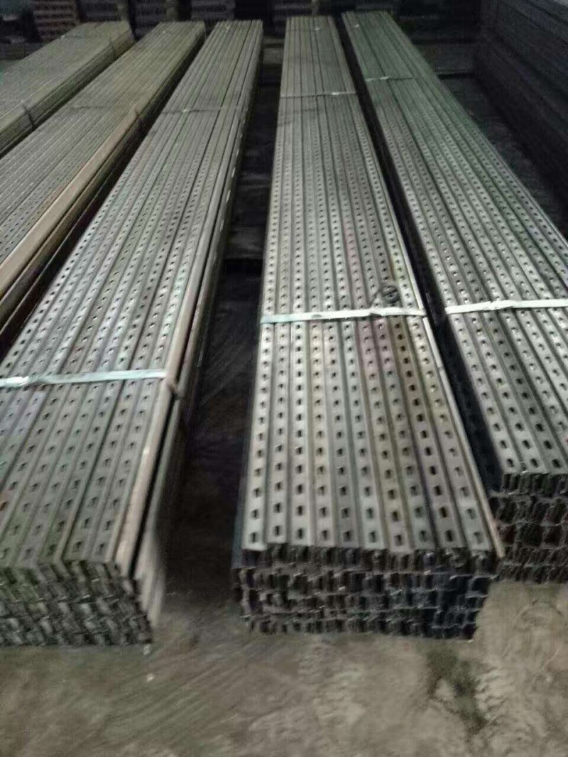 厂家生产太阳能光伏支架地面式热镀锌U型钢