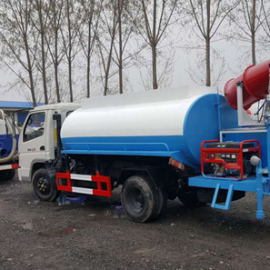 时风风顺洒水加雾炮、鲁品环卫洒水车 洒水车厂家 吸粪车价格