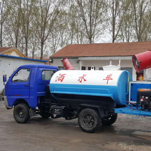 小型洒水车