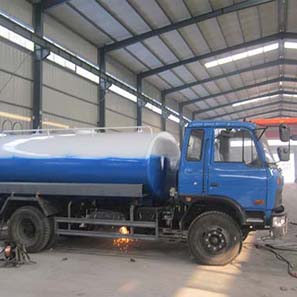 东风153洒水车 8立方