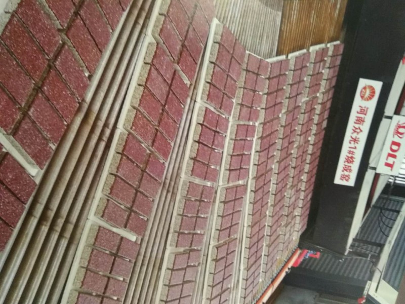 红色透水砖 55mm厚陶瓷颗粒透水砖厂家供应