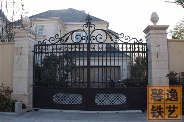 馨逸装饰专业提供铁艺大门安装 北京别墅大门 铁艺大门专业设计