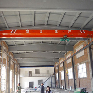 单梁桥式起重机 龙门吊，单梁起重机，双梁起重机，龙门吊销售，龙门吊租赁，龙门吊维修保养